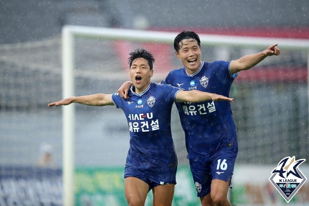 Jeonnam overcomes numerical disadvantage to beat Gyeongnam 3-2